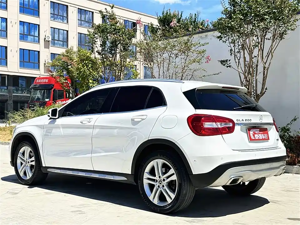 Mercedes-Benz GLA
