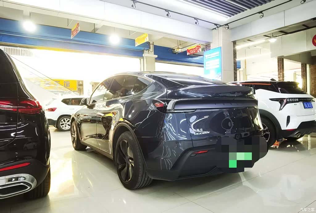 Tesla Model Y, 2025 4