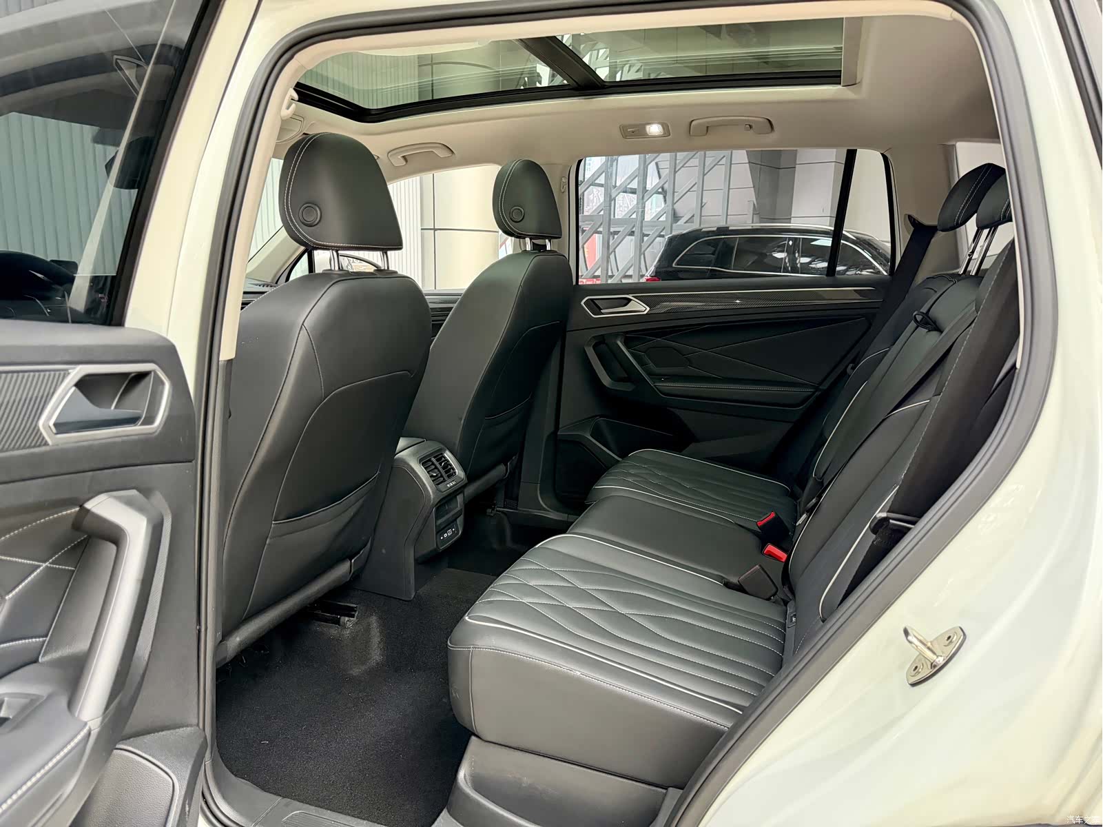 Volkswagen Tiguan L, 2025 30