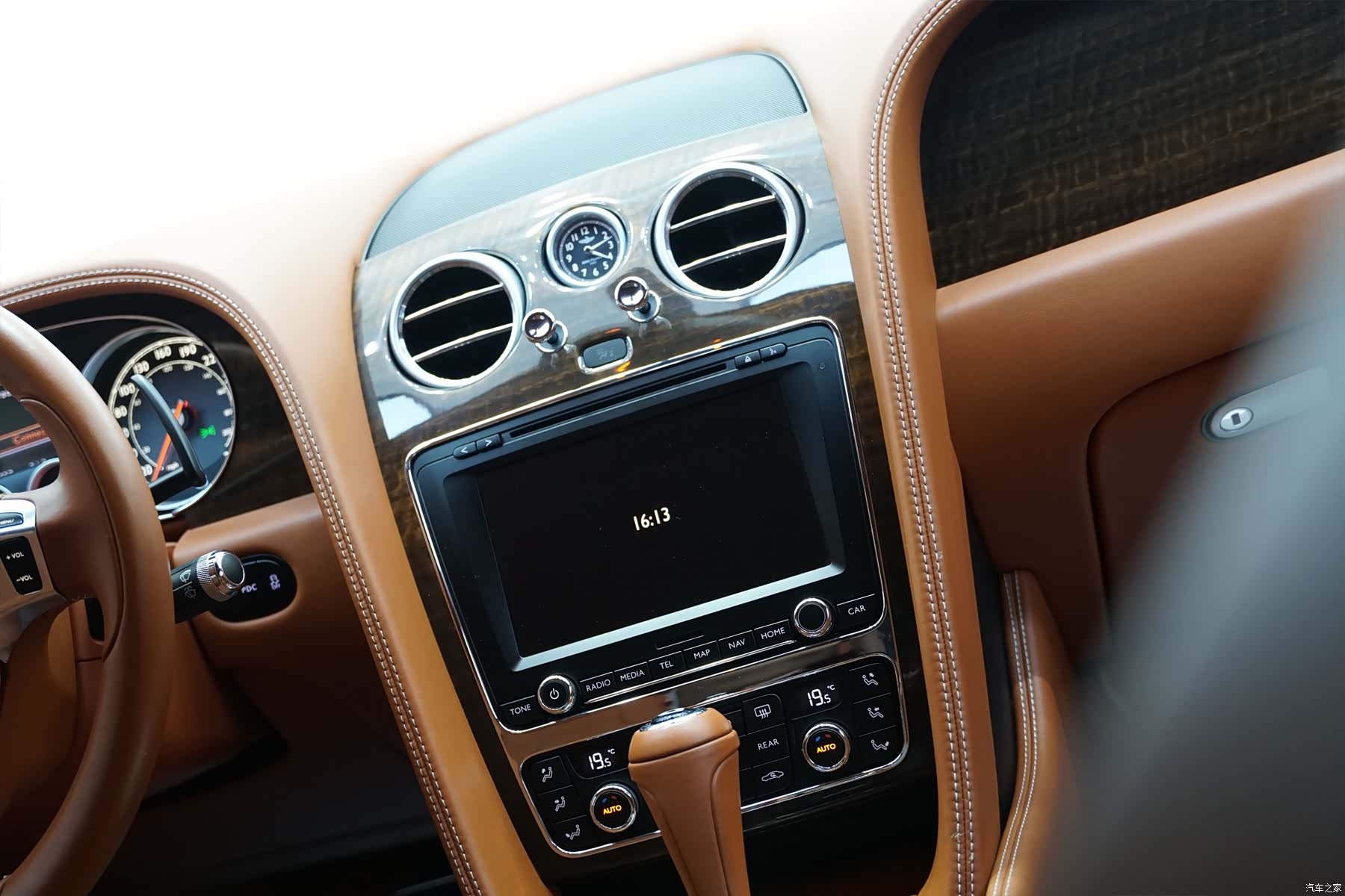 Bentley Continental GT, 2017 11
