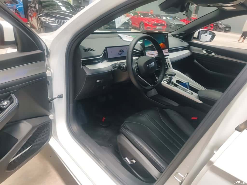 Geely Preface, 2025 16