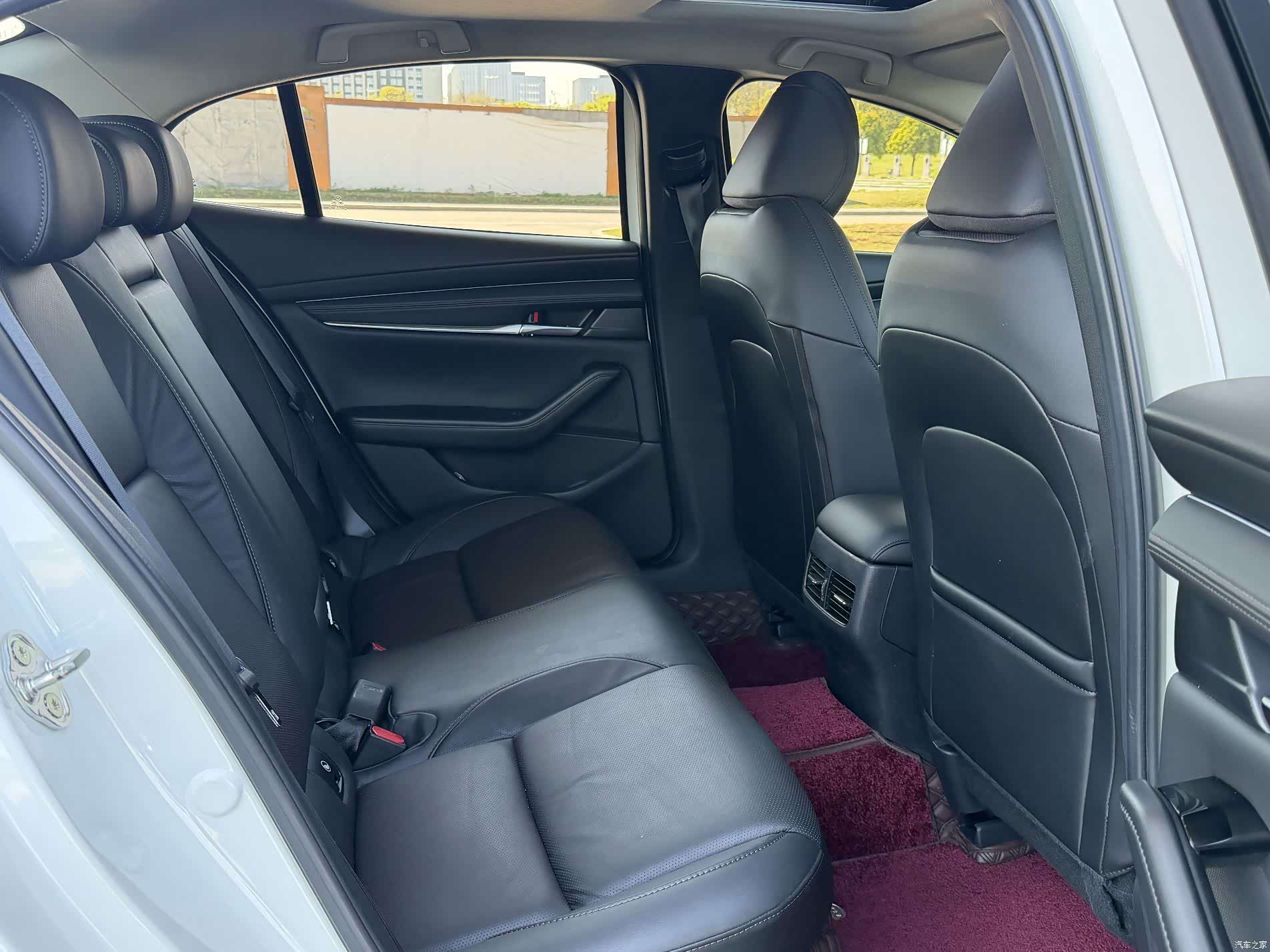 Mazda Mazda3, 2022 15