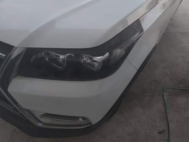 BAIC Huansu S3 2016 S3L 1.5L МКПП zun xiang xing