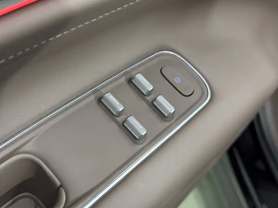 AITO Ask the world M9