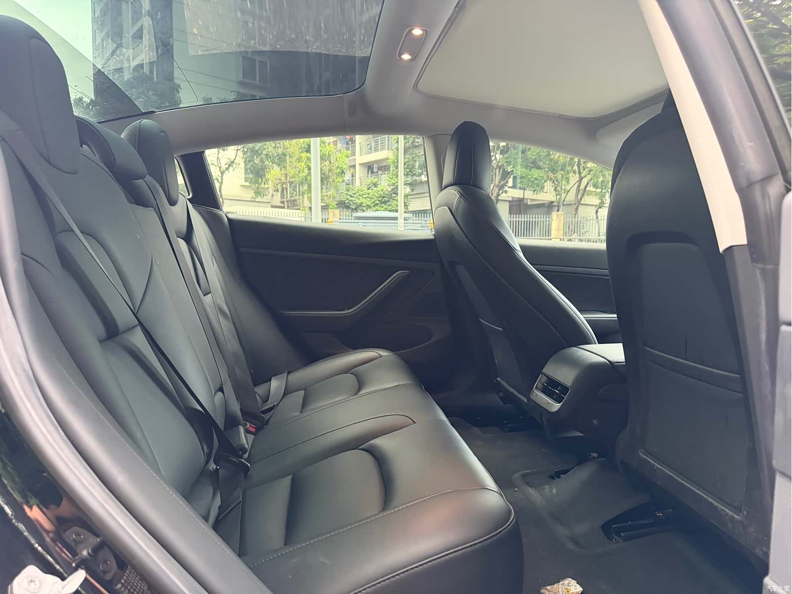Tesla Model 3, 2020 7