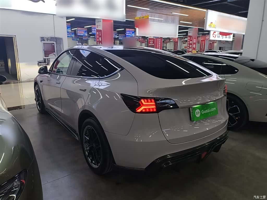 Tesla Model Y, 2022 4