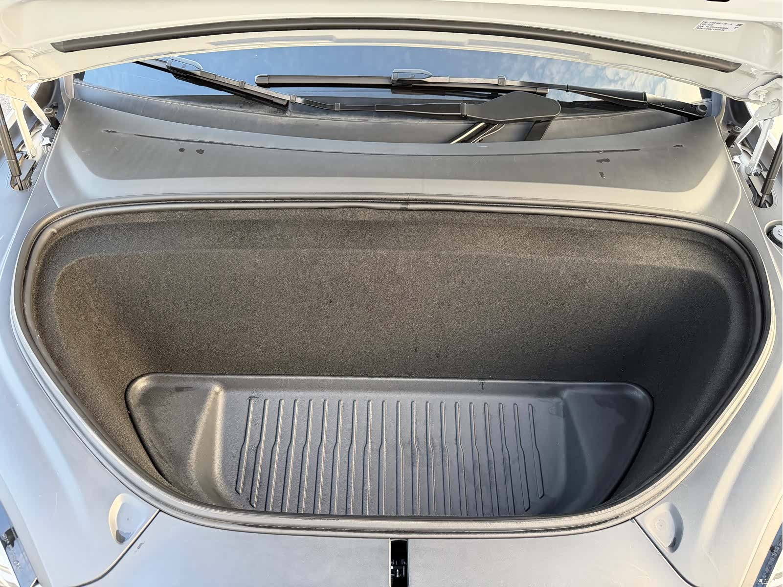 Tesla Model X, 2023 33