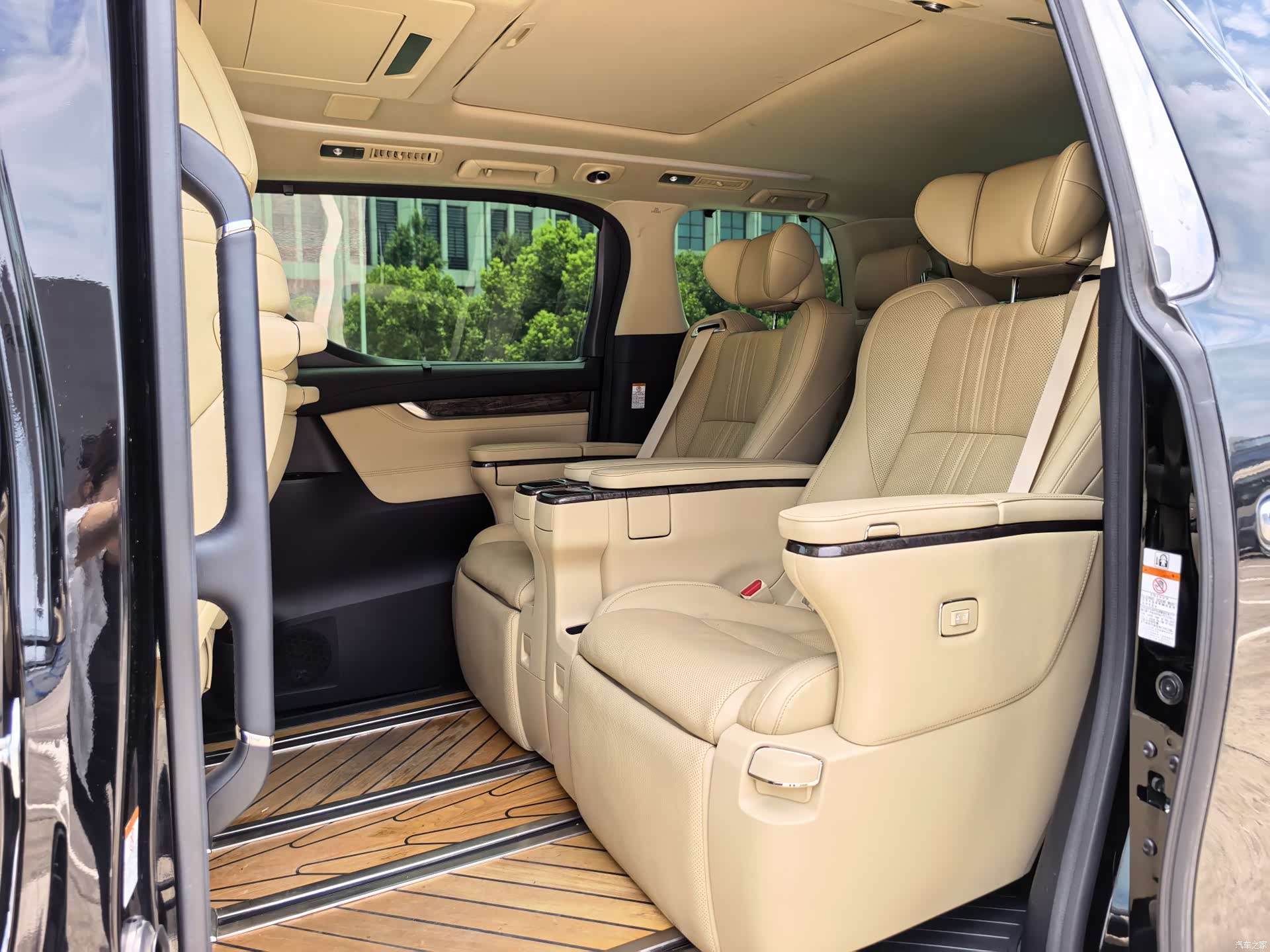 Toyota Vellfire, 2020 7