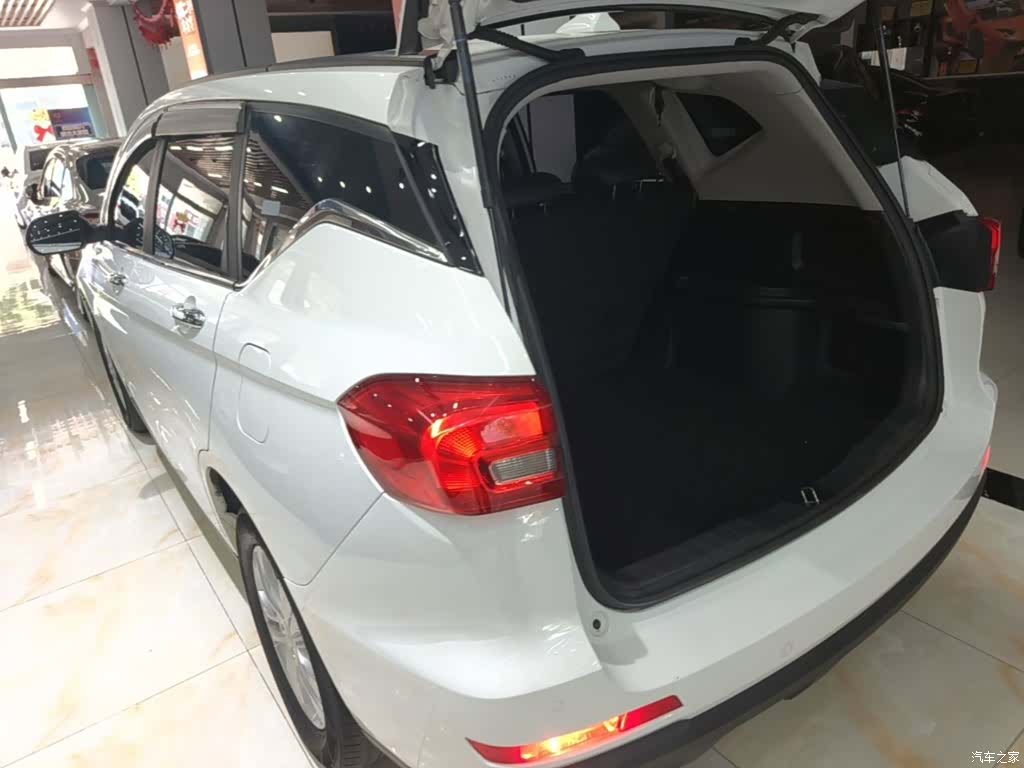 Haval M6, 2020 все фото
