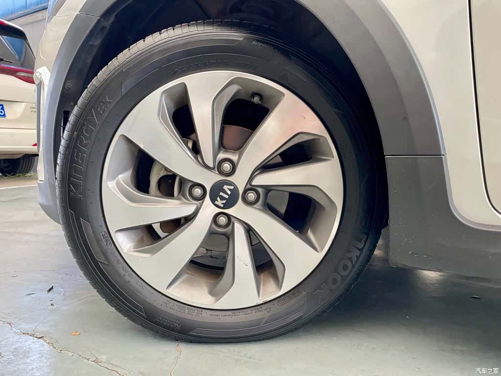 Kia KX, 2018 16