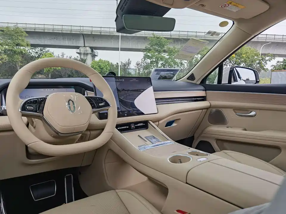 AITO Ask the world M5