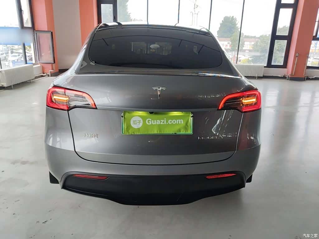 Tesla Model Y, 2024 6