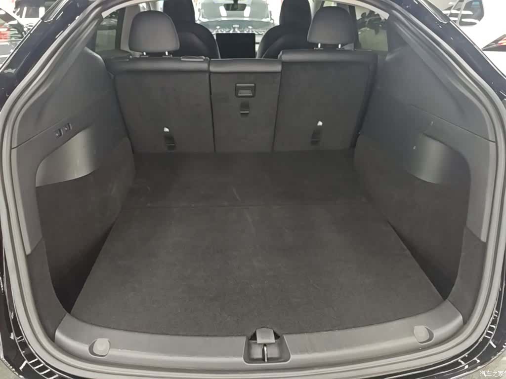 Tesla Model Y, 2022 19