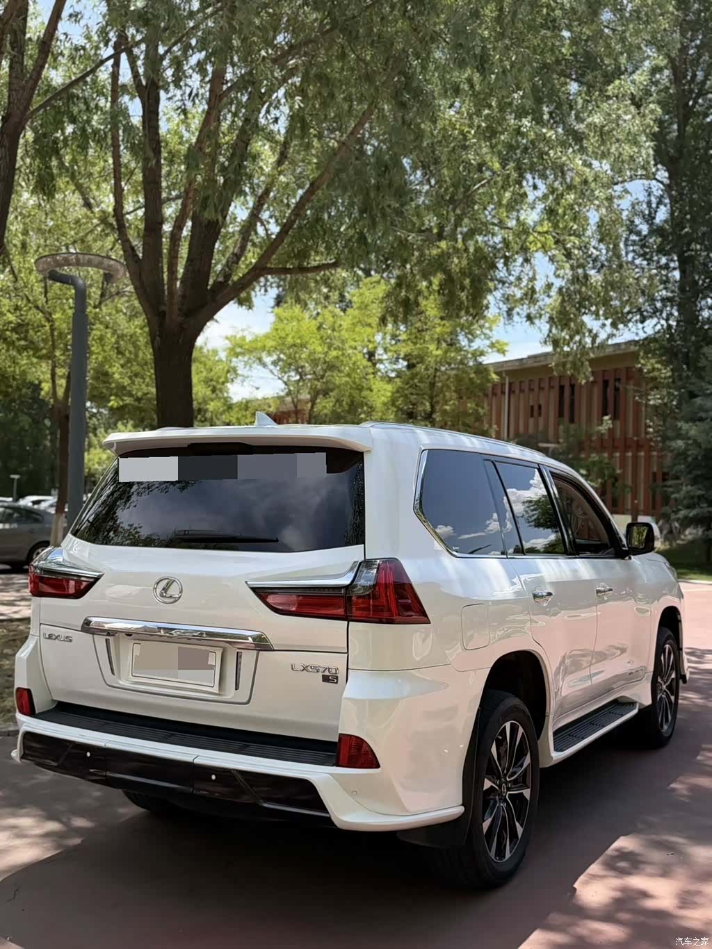Lexus LX, 2016 4