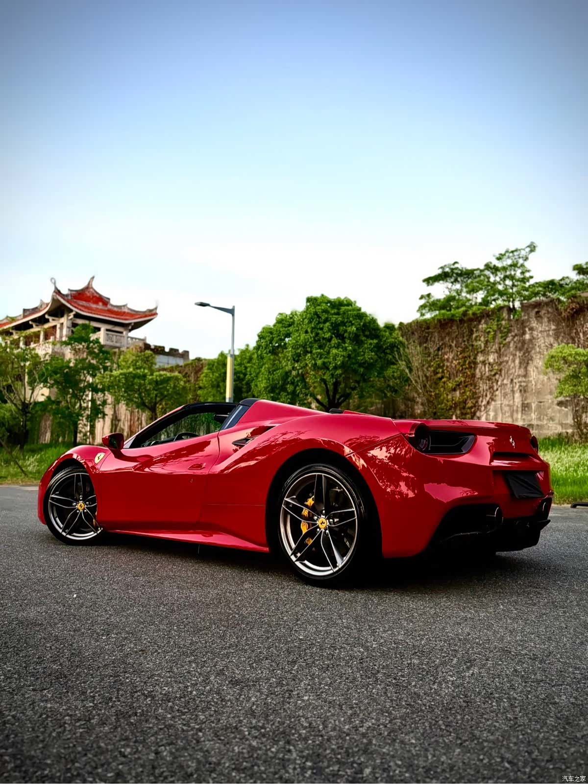Ferrari 488, 2018 9