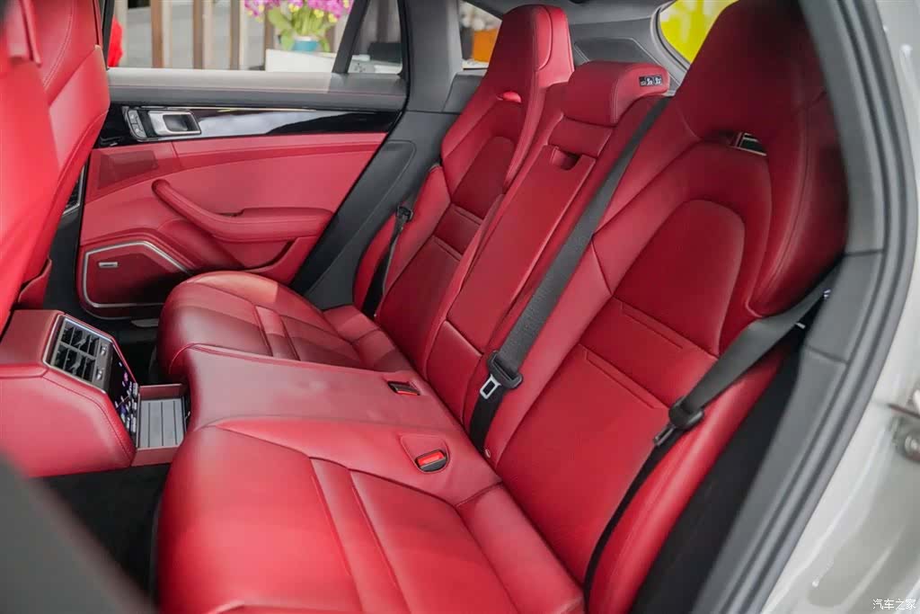 Porsche Panamera, 2022 11