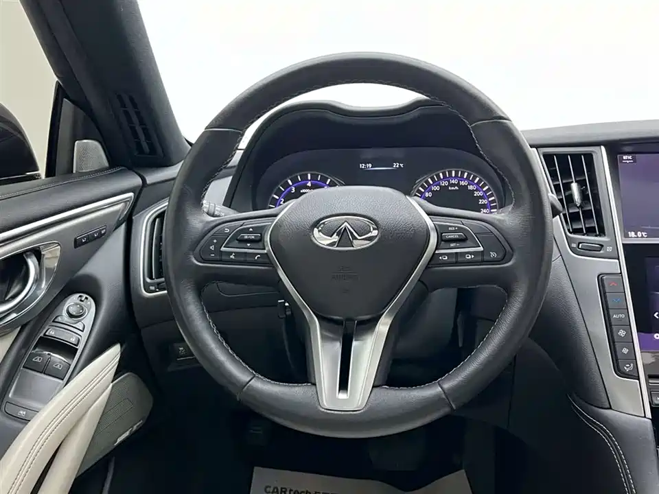 Infiniti Q60