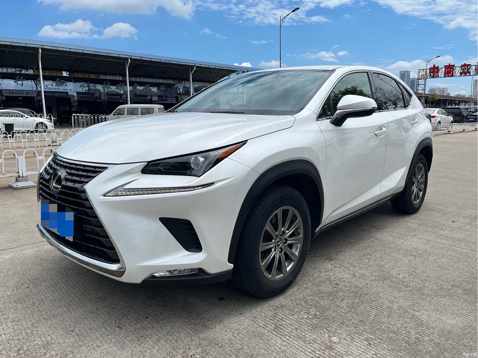 Lexus NX, 2021 1