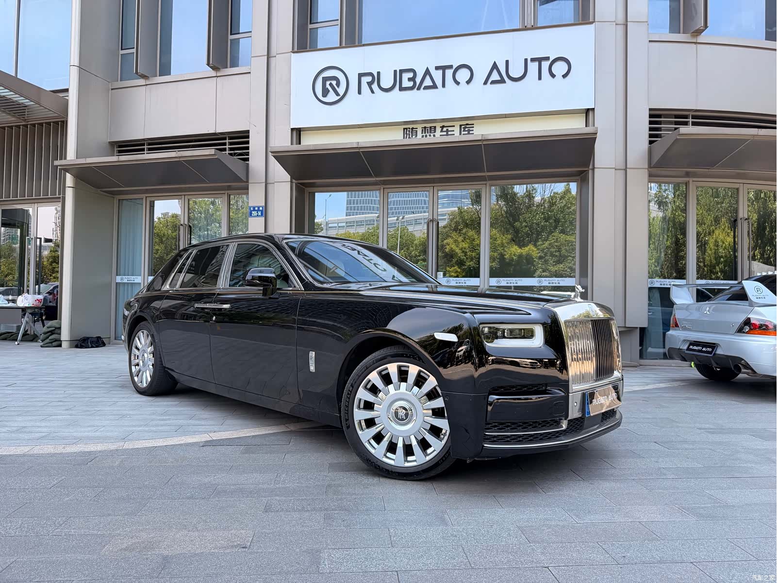 Rolls-Royce Phantom, 2020 4