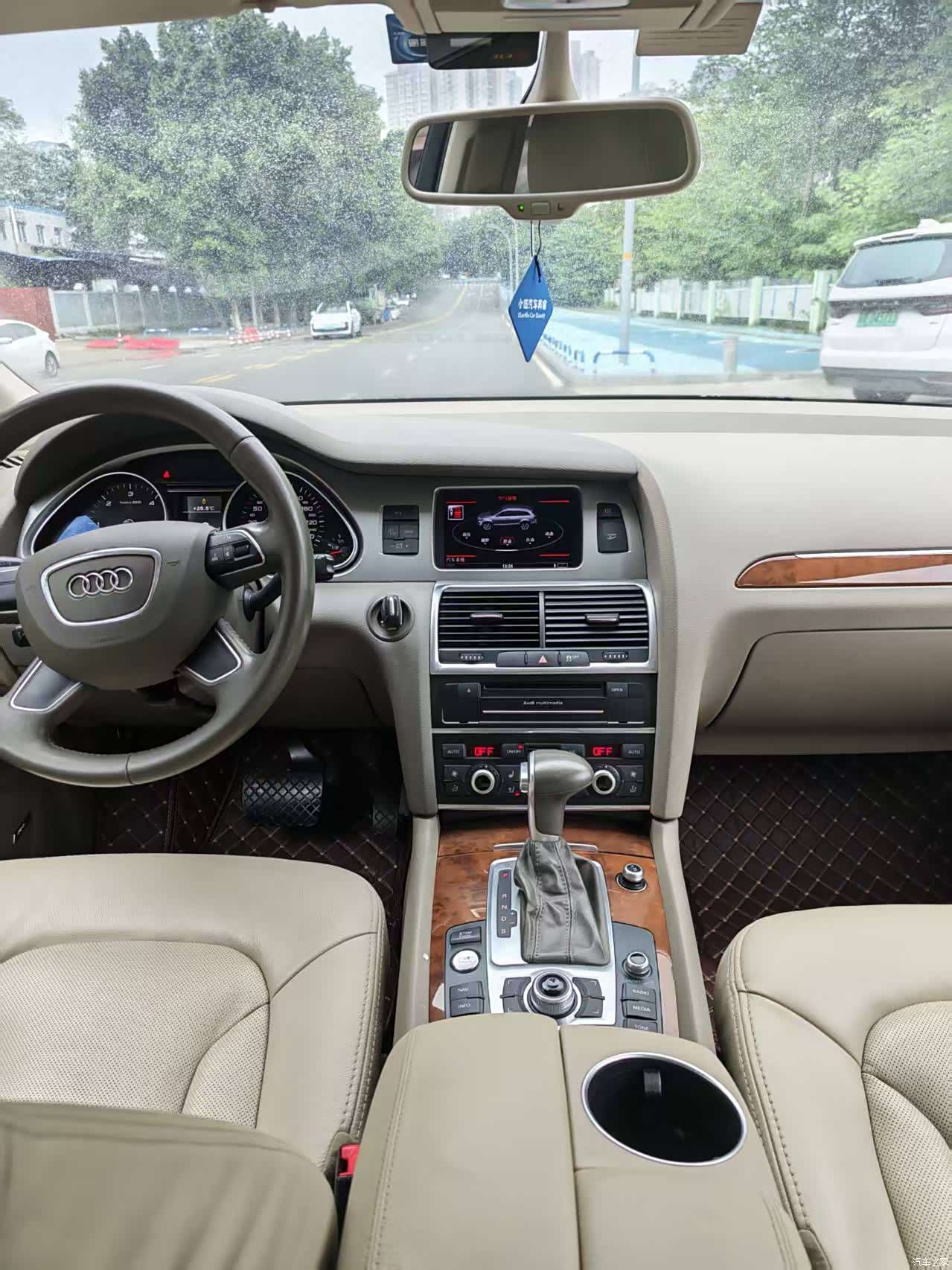Audi Q7, 2015 все фото