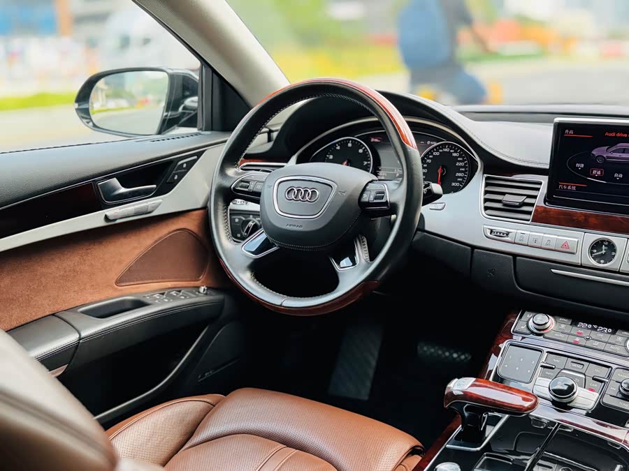 Audi A8 2013, фото 21