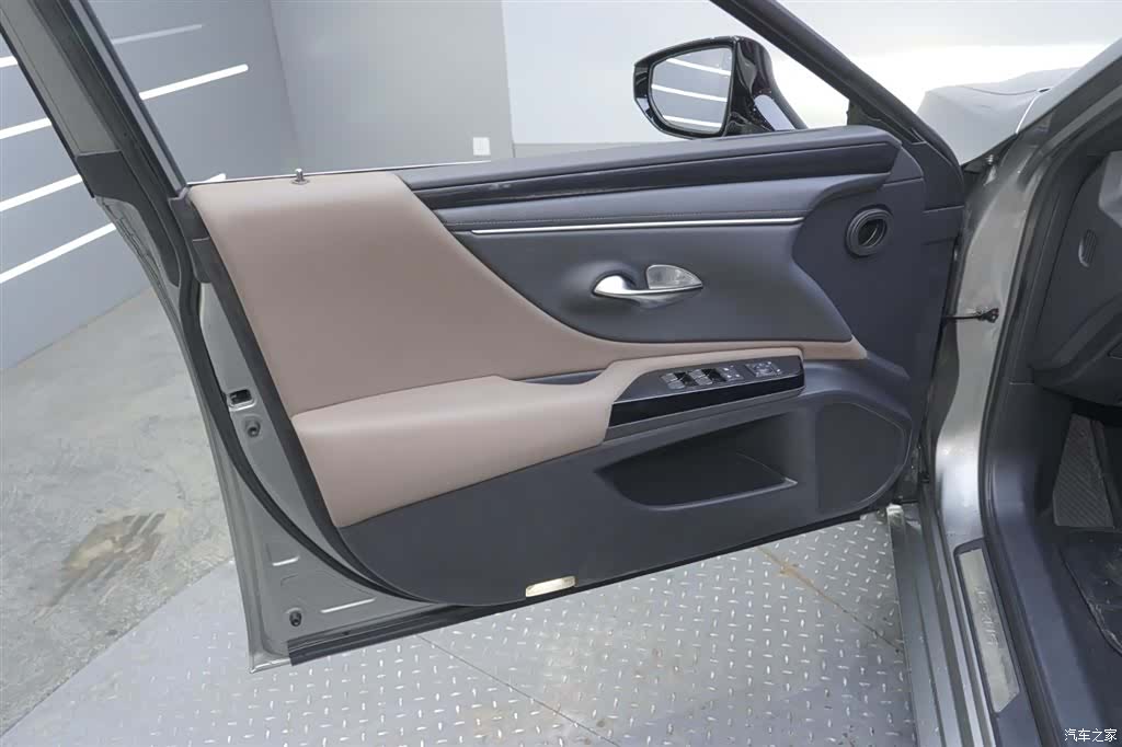 Lexus ES, 2024 21