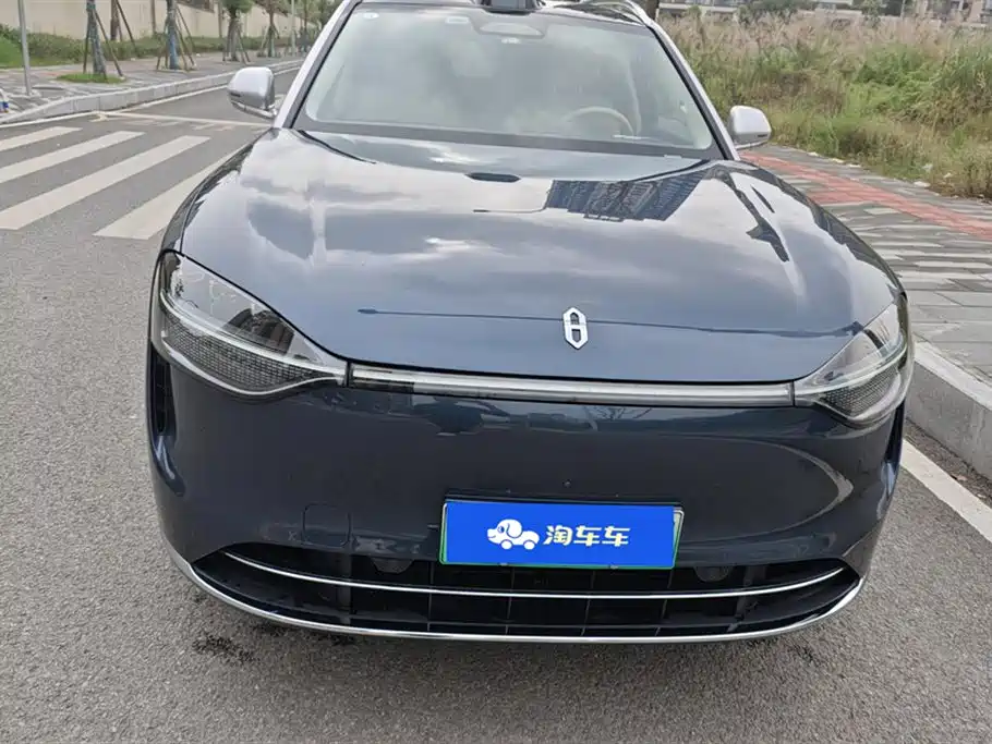 AITO Ask the world M9