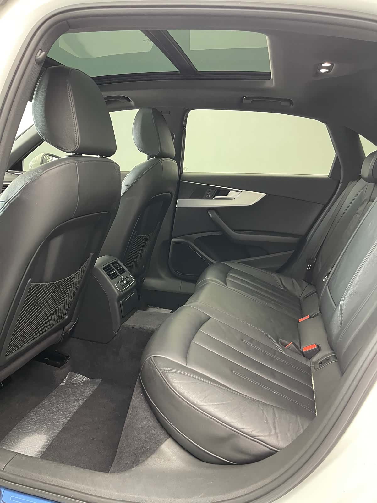 Audi A4L, 2018 20