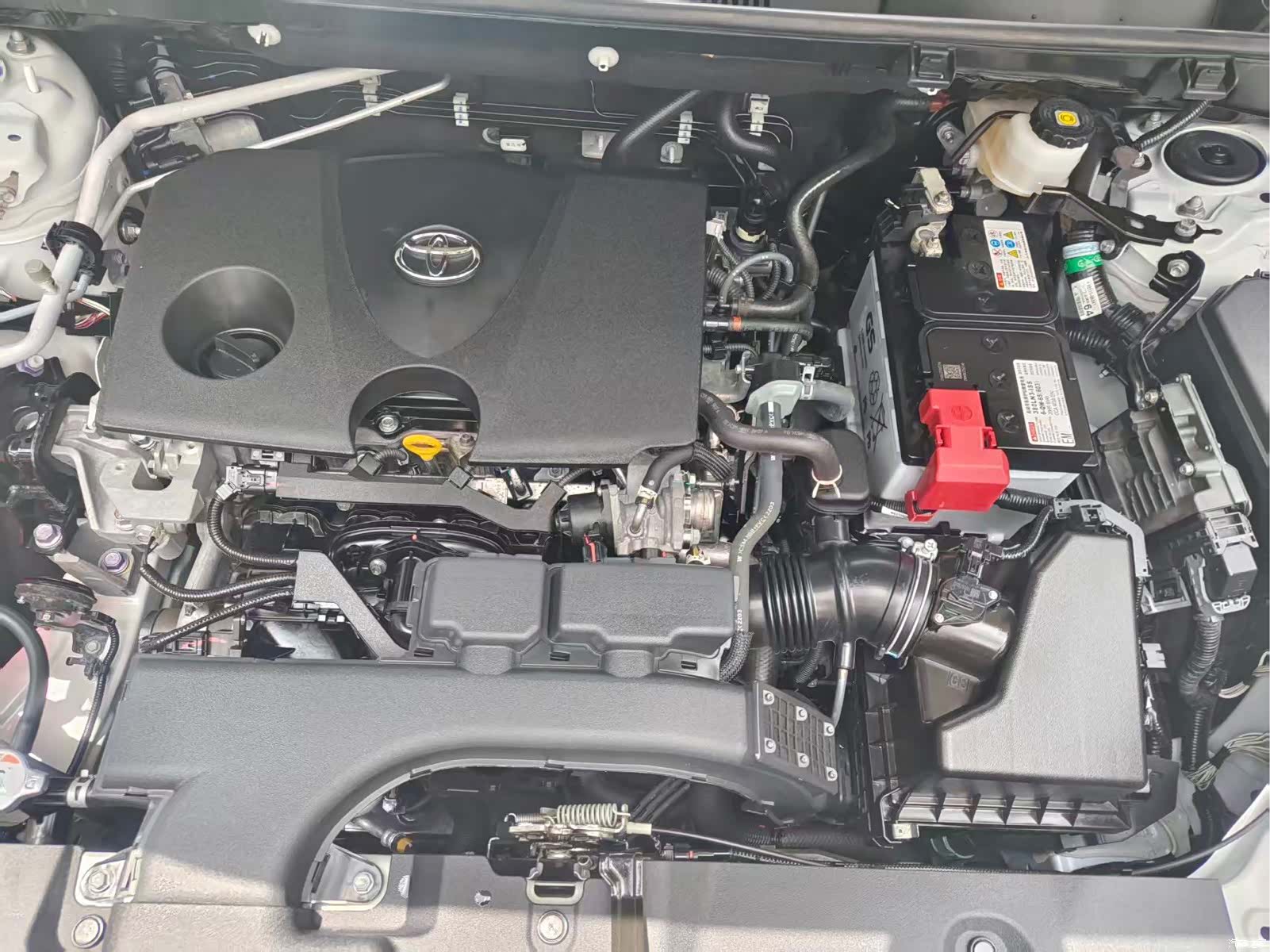 Toyota RAV4, 2022 13