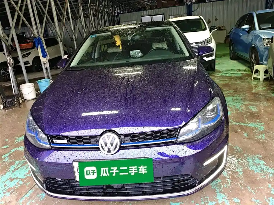 Volkswagen Golf*pure electricity