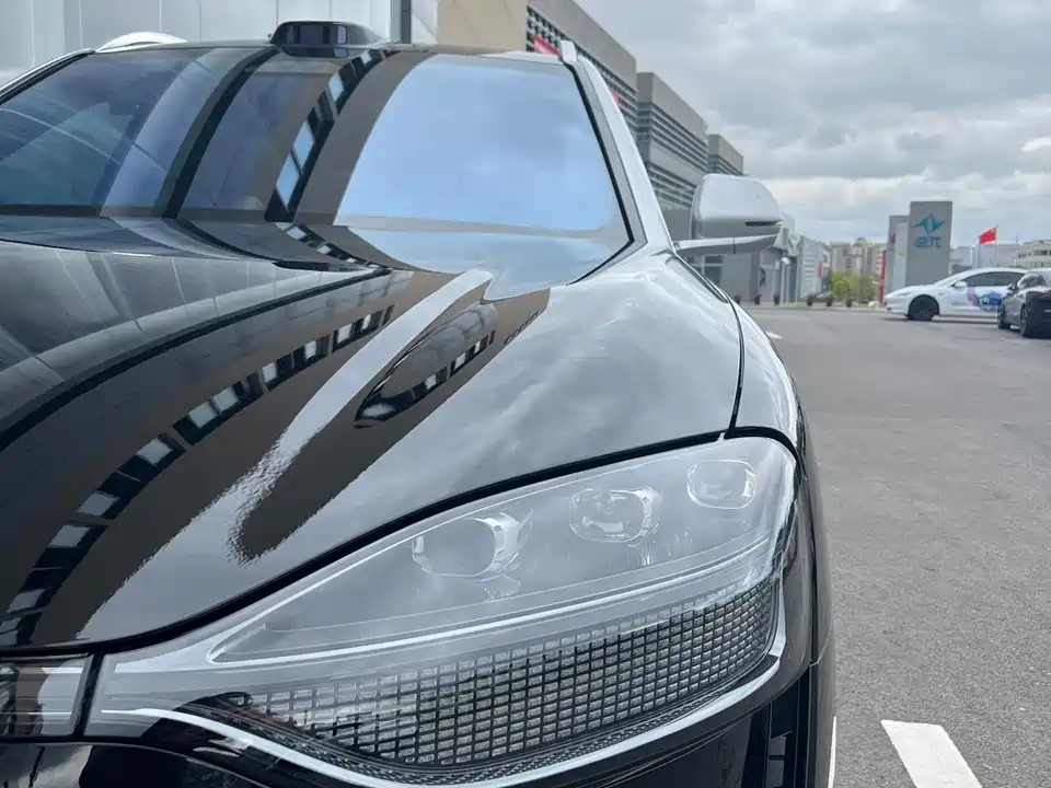 AITO Ask the world M9