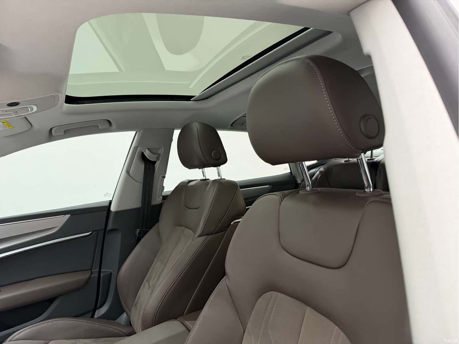 Audi A7L, 2023 17