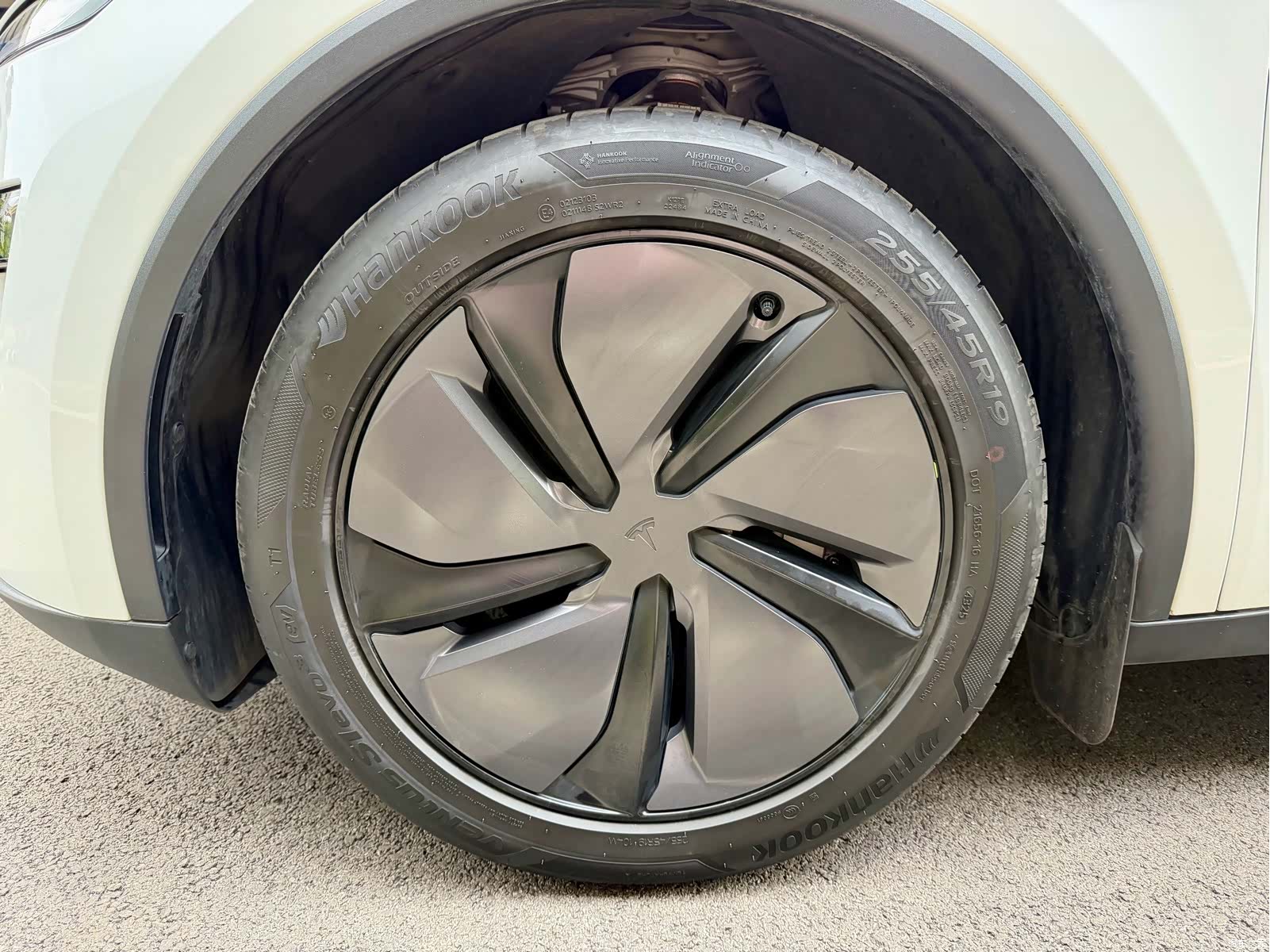Tesla Model Y, 2025 17
