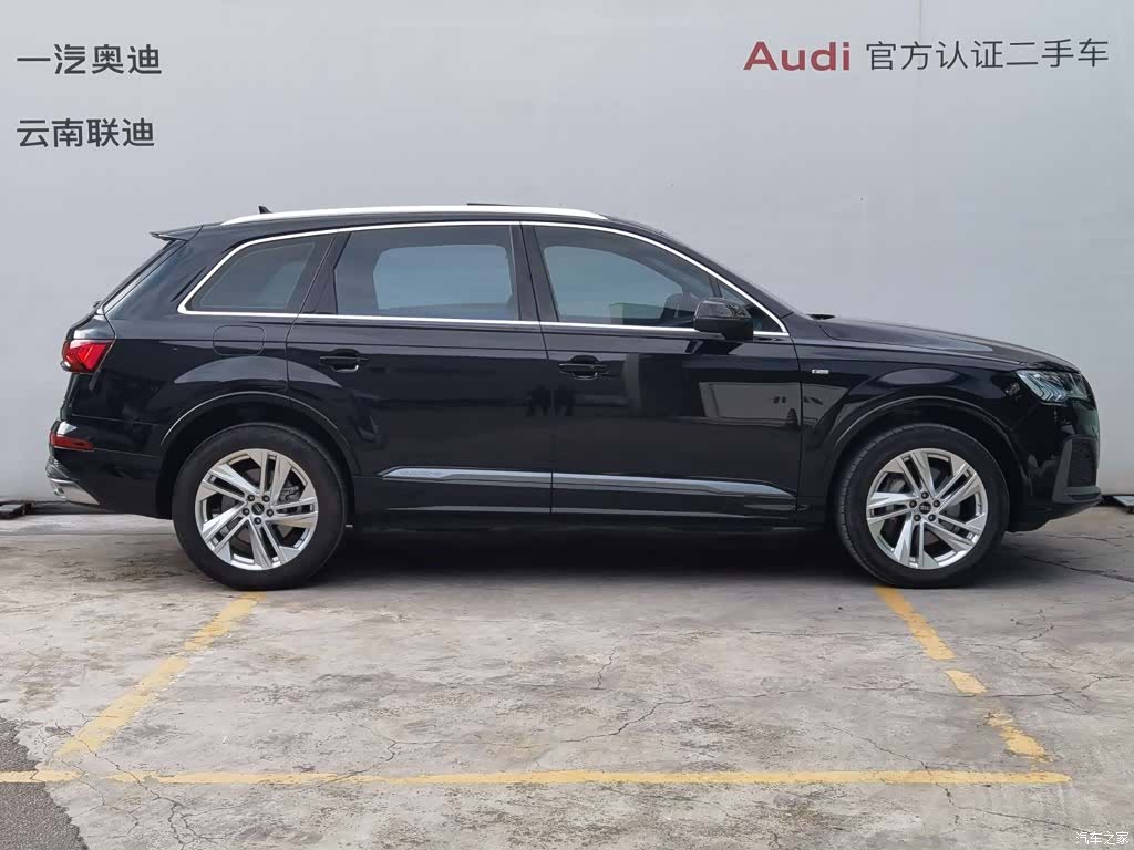 Audi Q7, 2023 4