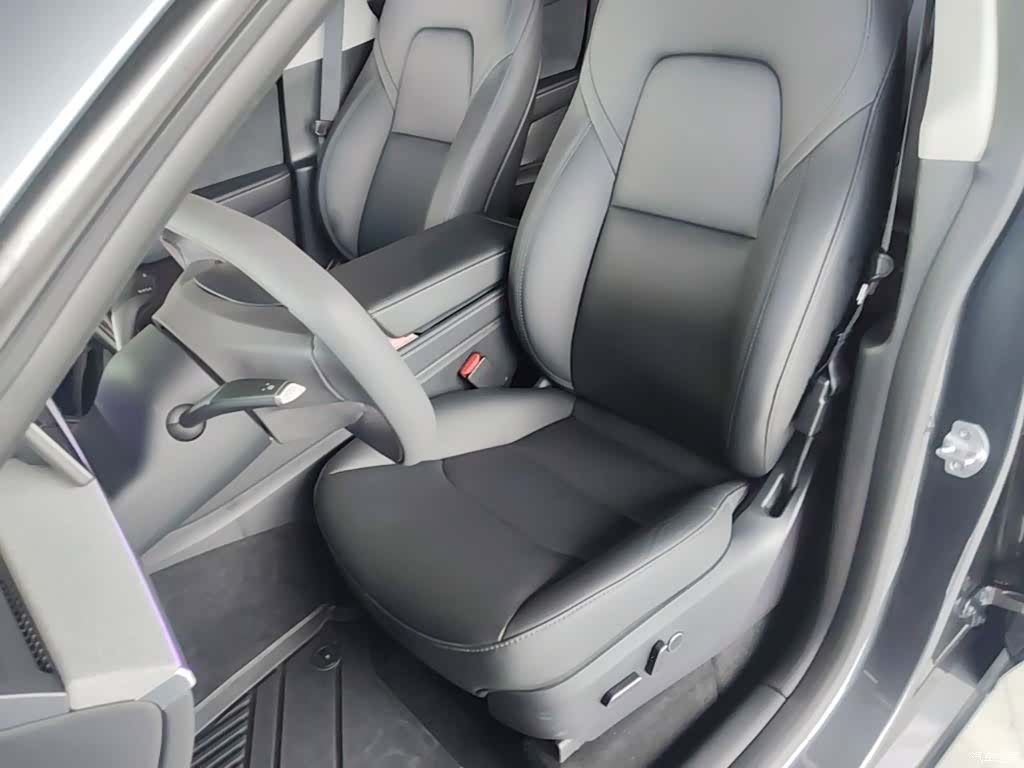 Tesla Model Y, 2024 15