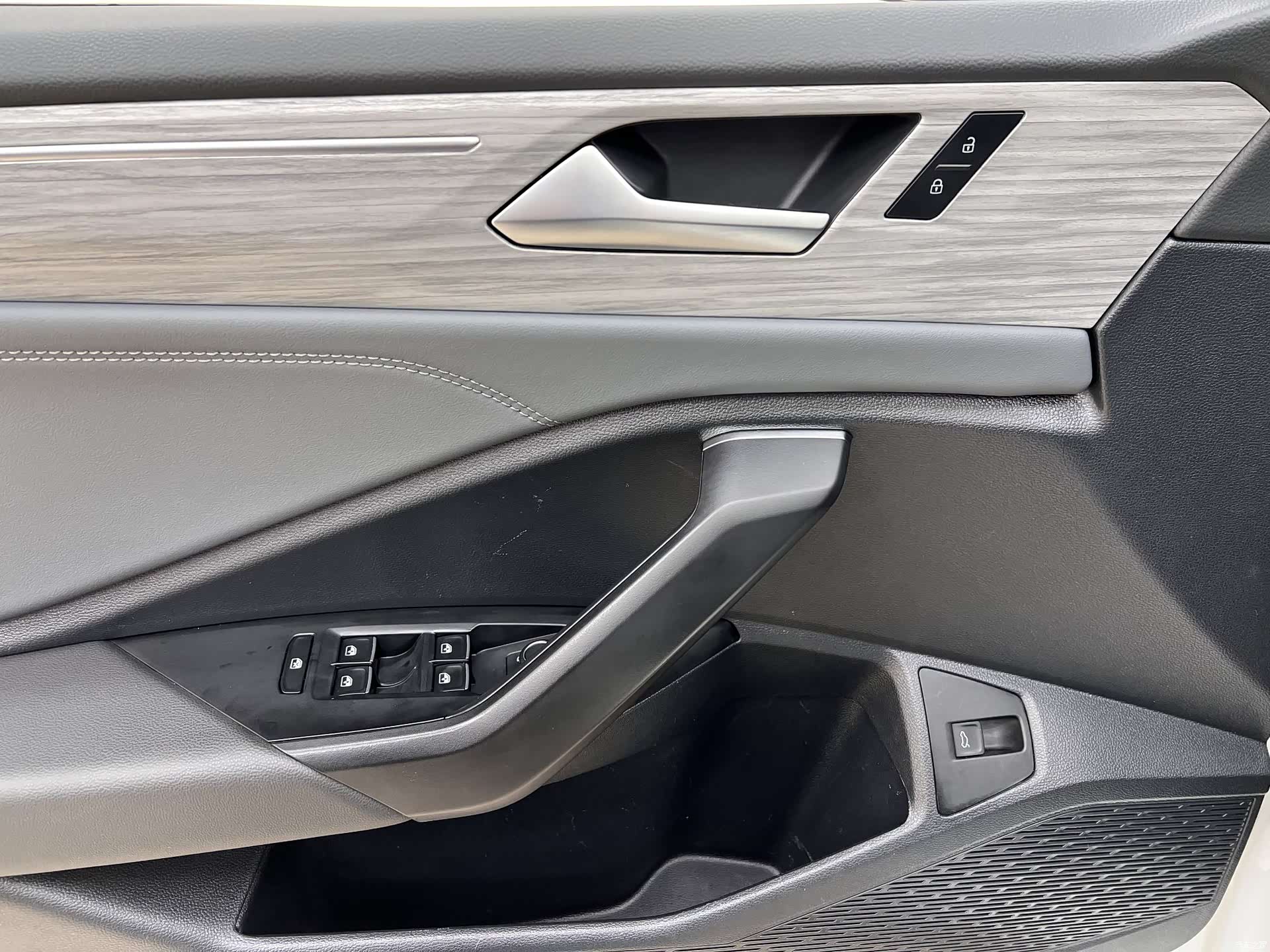 Volkswagen Sagitar, 2023 14