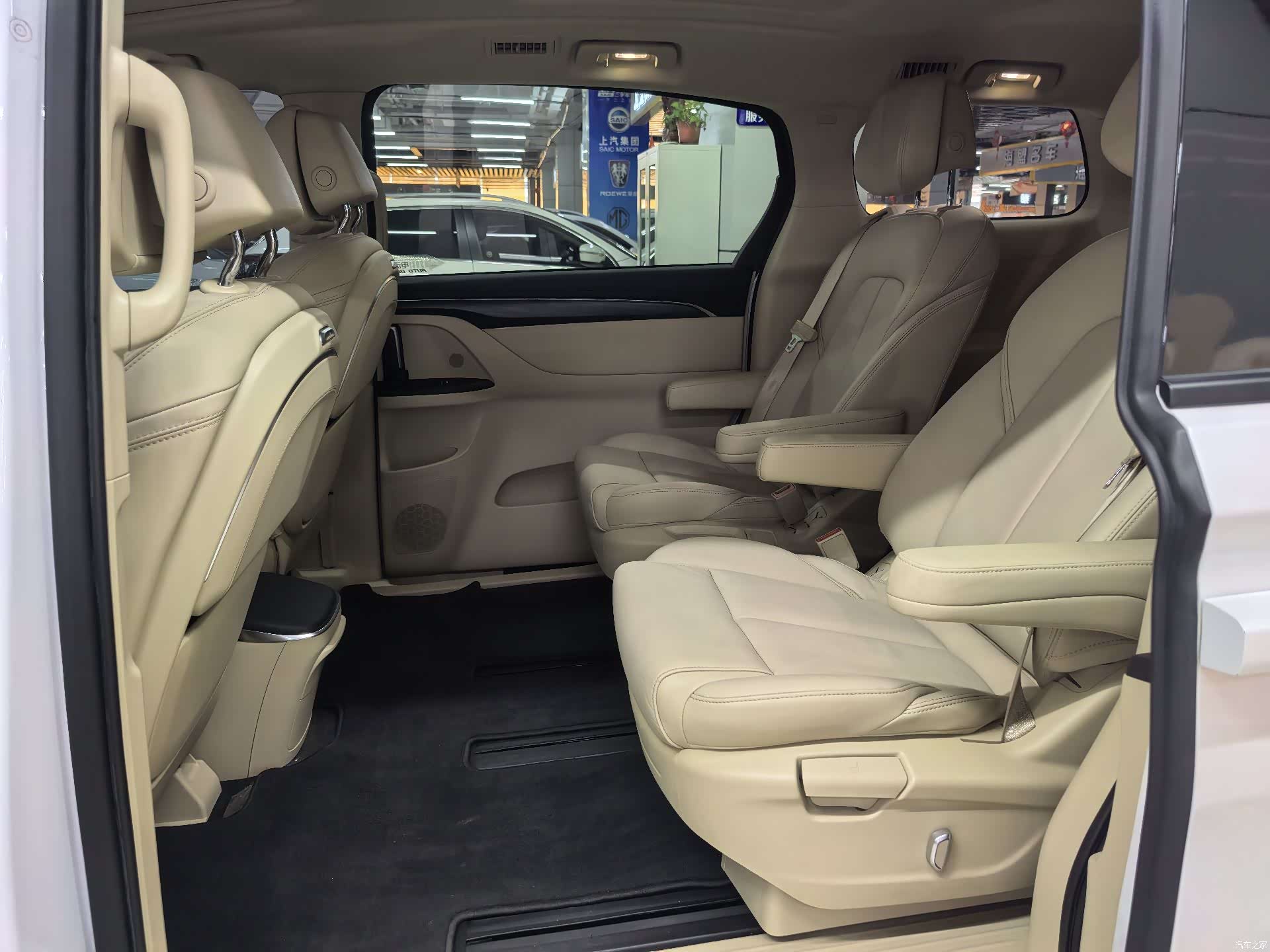 Buick GL8, 2022 6