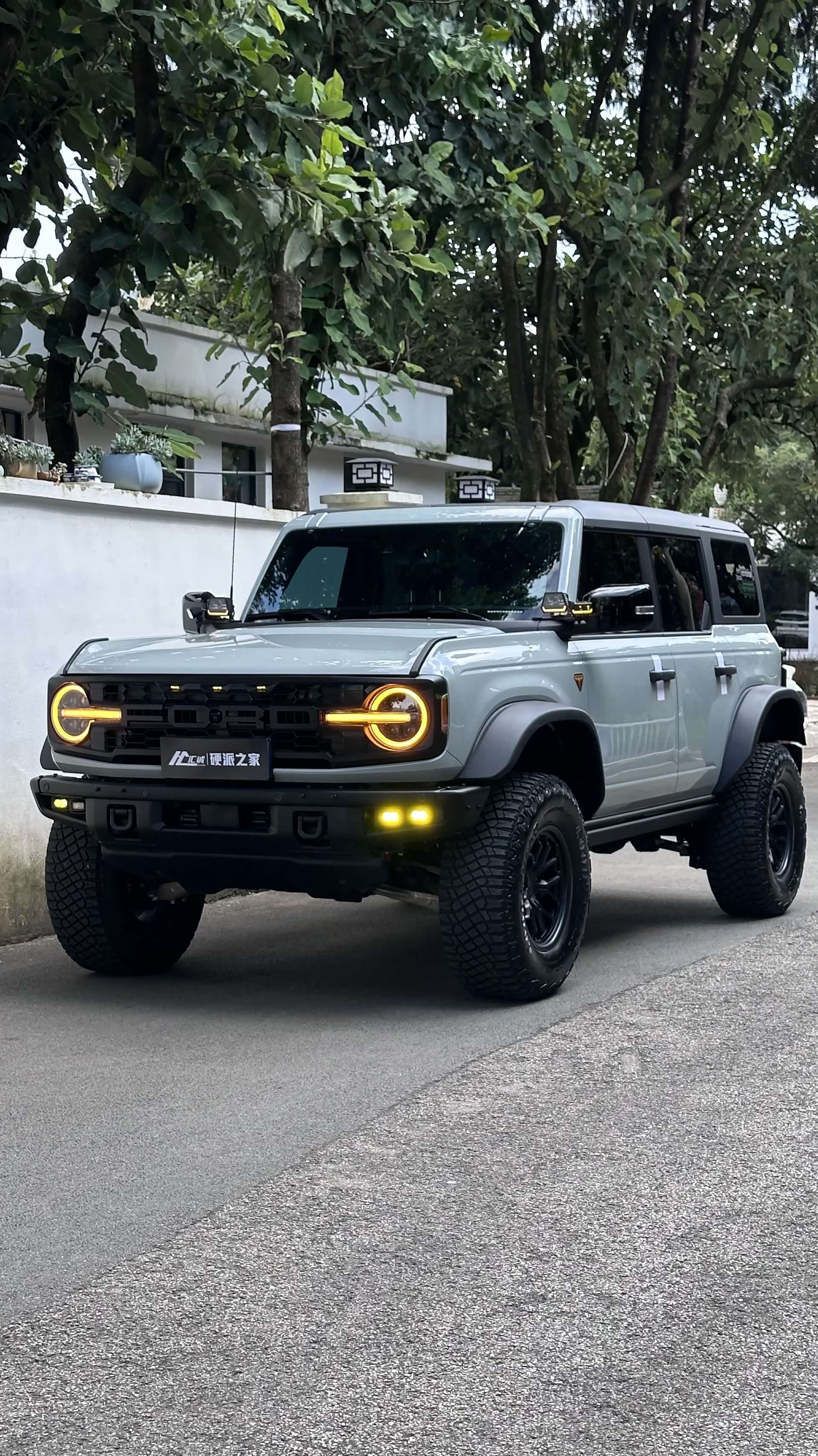 Ford Bronco