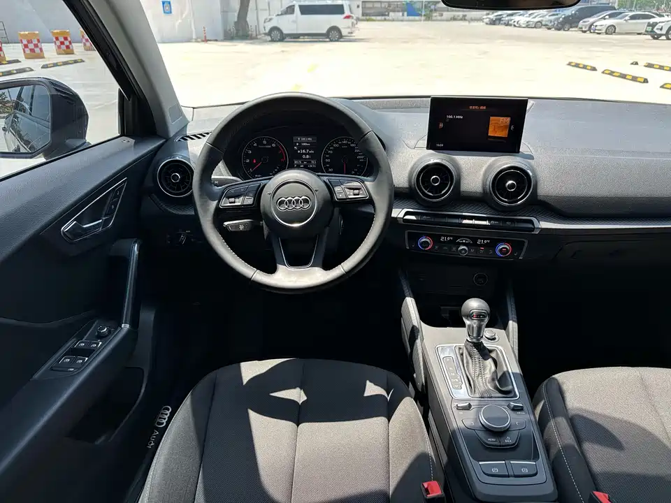 Audi Q2L