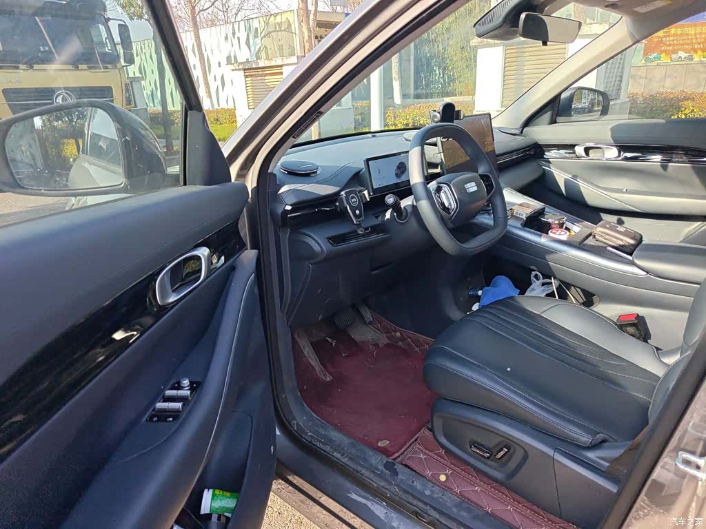 Geely Galaxy E5, 2025 12