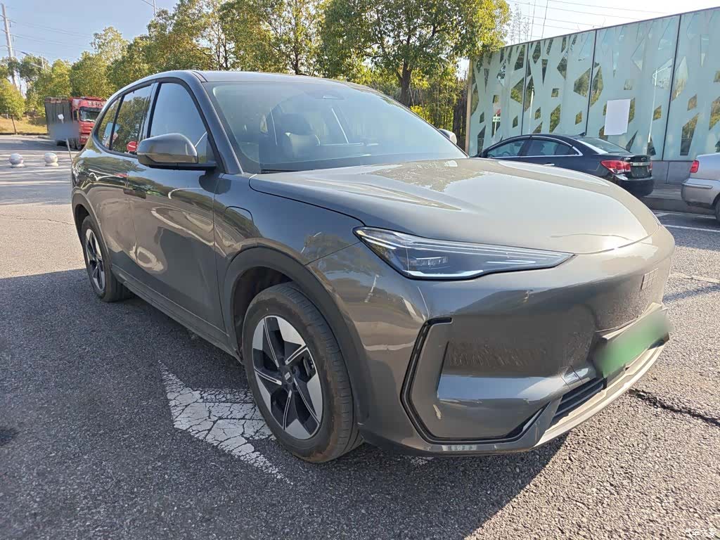 Geely Galaxy E5, 2025 22