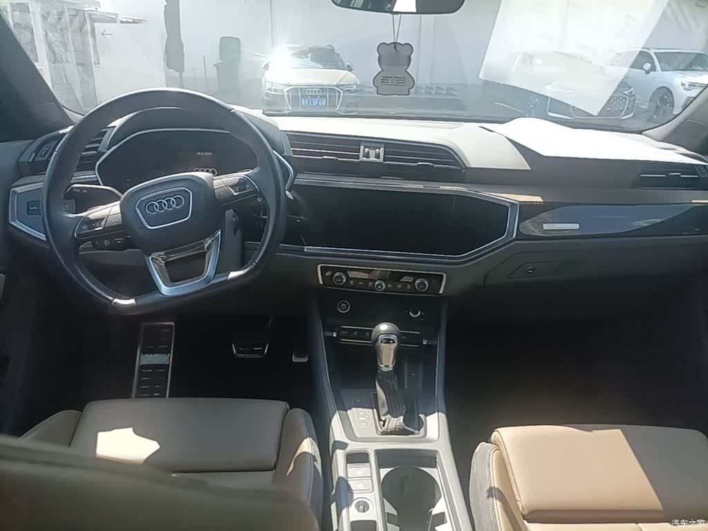 Audi Q3, 2024 10