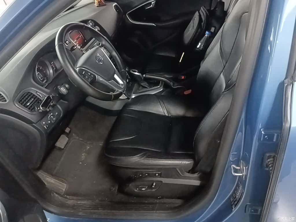 Volvo V40, 2016 15