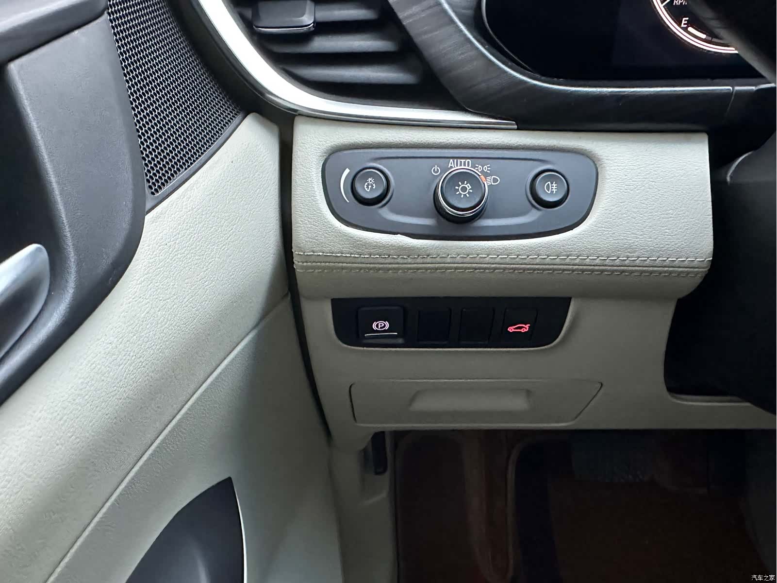 Buick GL8, 2022 13