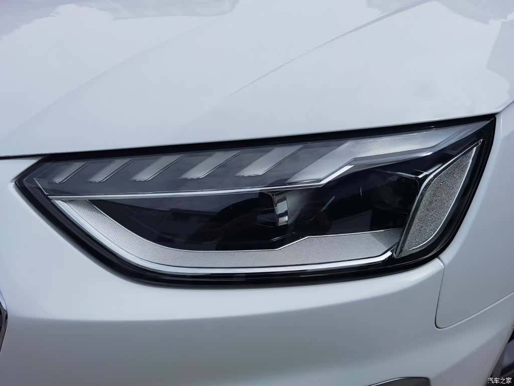 Audi A4L, 2021 28