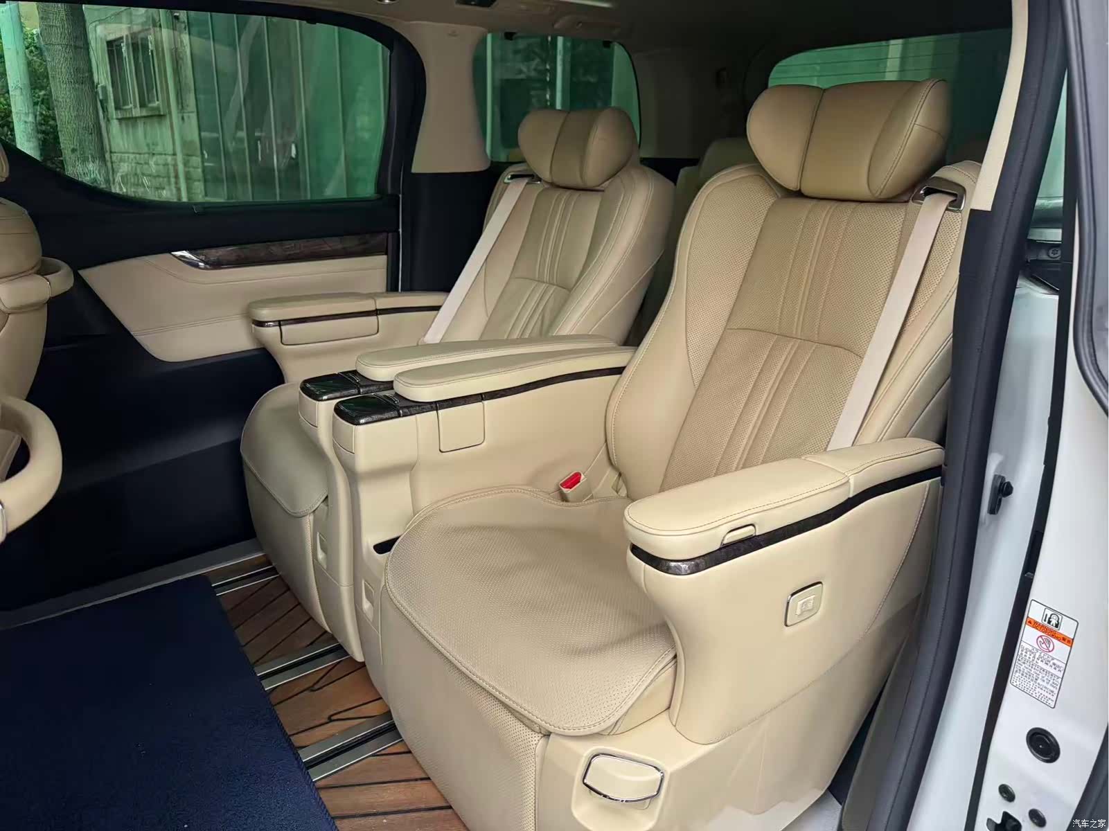 Toyota Vellfire, 2020 6