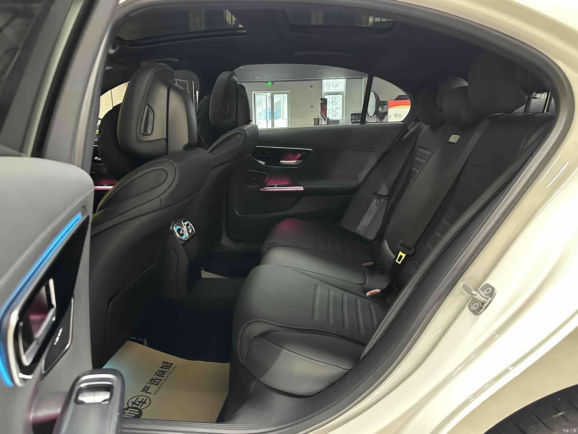 Mercedes-Benz C-Class, 2024 11