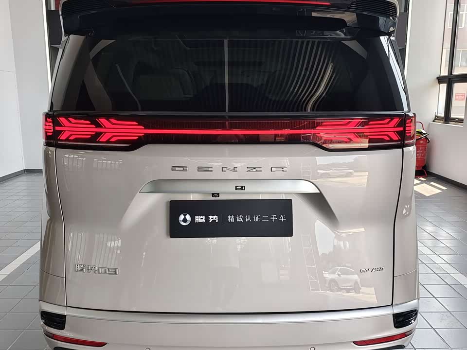 Denza D9 Denza D9