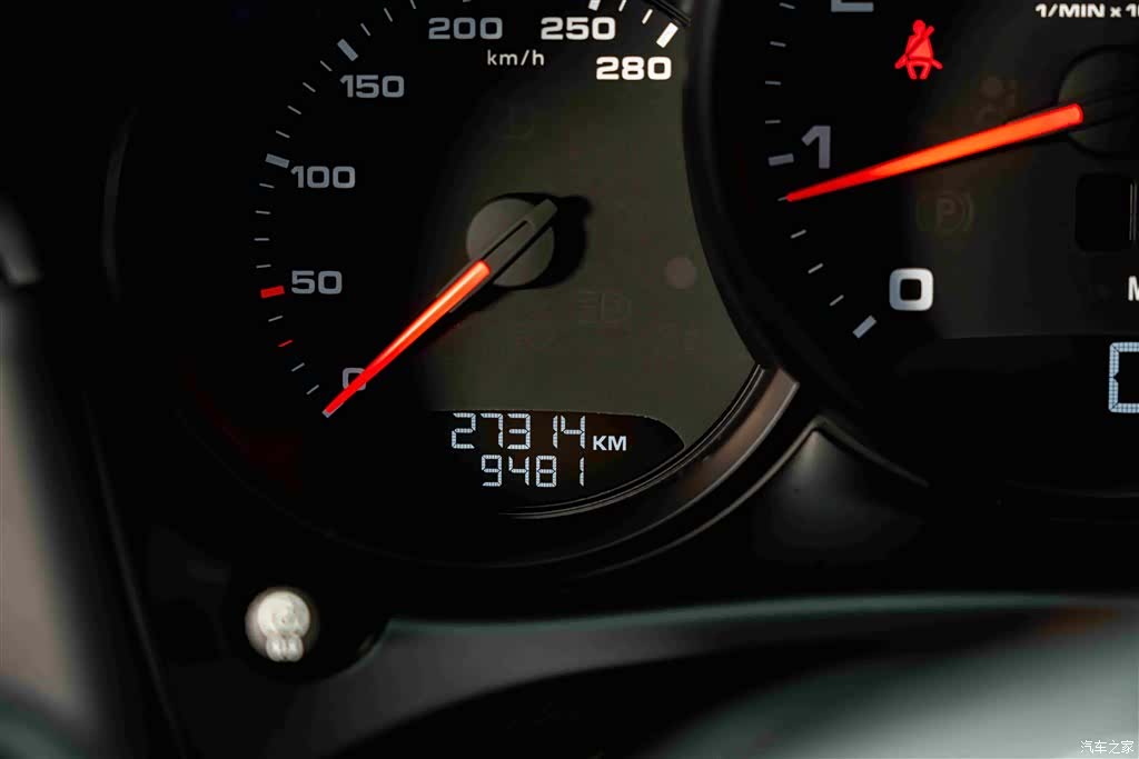 Porsche Macan, 2021 10