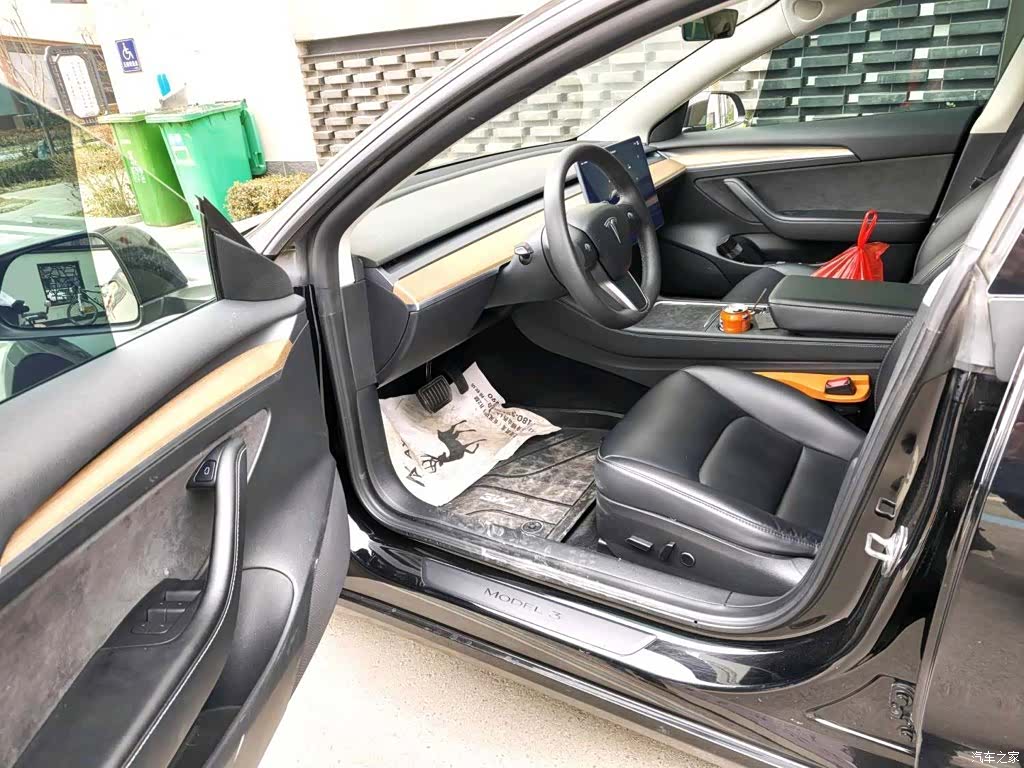 Tesla Model 3, 2022 7